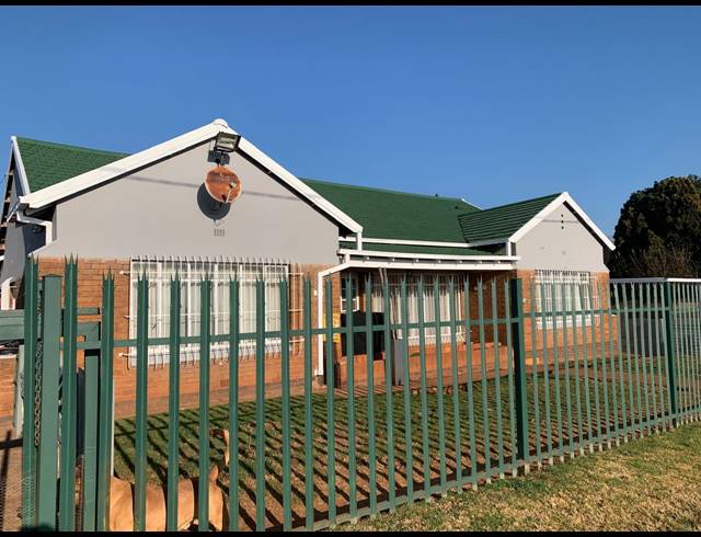 3 BEDROOM FREESTANDING RENTED IN BRENTHURST